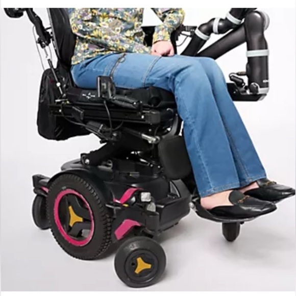 Denim&Co Denim - Denim & Co. Adaptive Comfy Knit Patch Pocket Wheelchair Jean Antique Wash Color